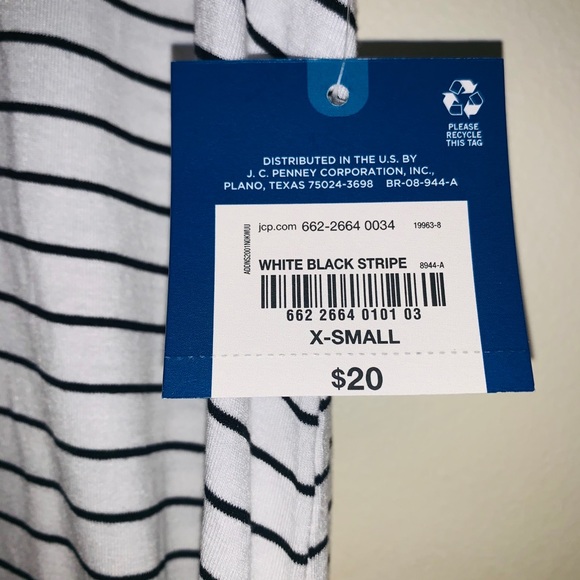 Arizona Jean Co. Oversized V-neck T-shirt NWT - Picture 4 of 7